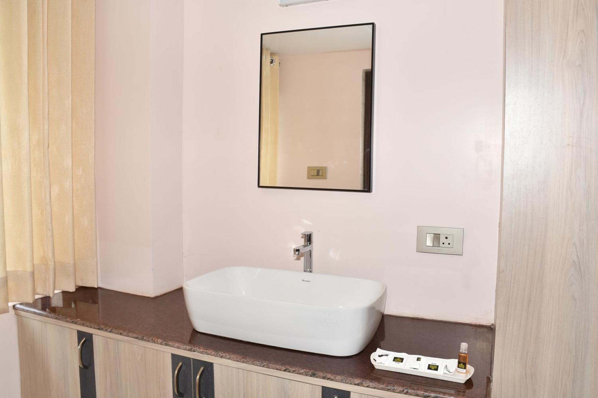 Gb Residency Hotel Ramanathapuram Buitenkant foto